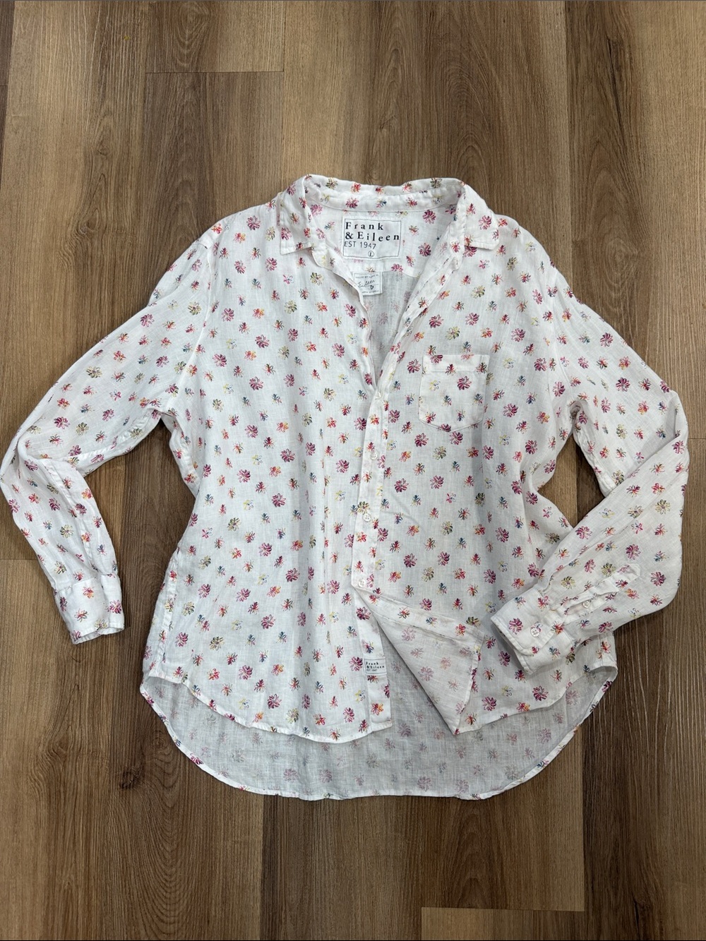 Frank & Eileen 100% Linen Eileen Button Down Shirt Red Blue Floral Print Large